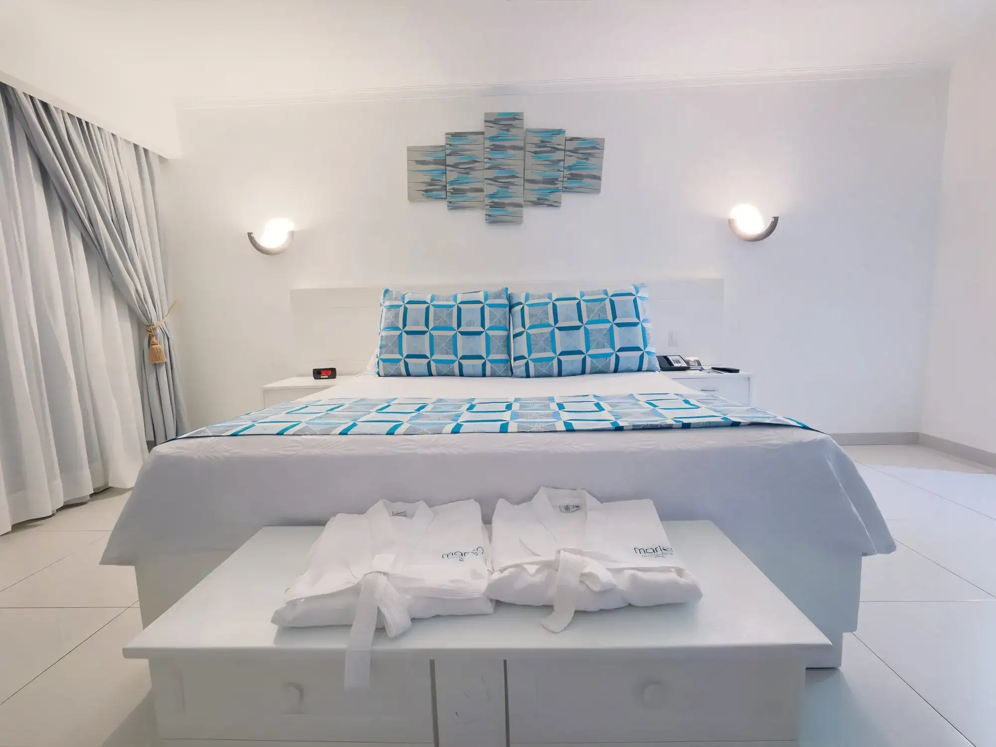 One Bedroom Suites - 1